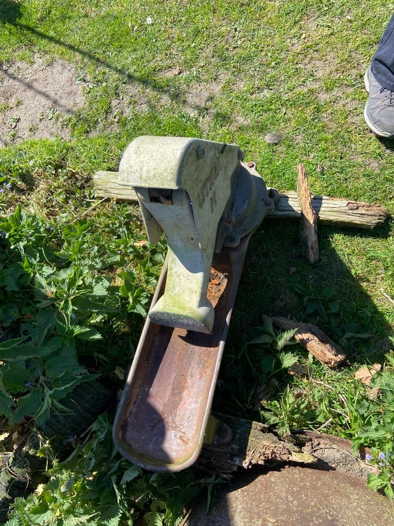 Utina zelfdrinker, Dieren en Toebehoren