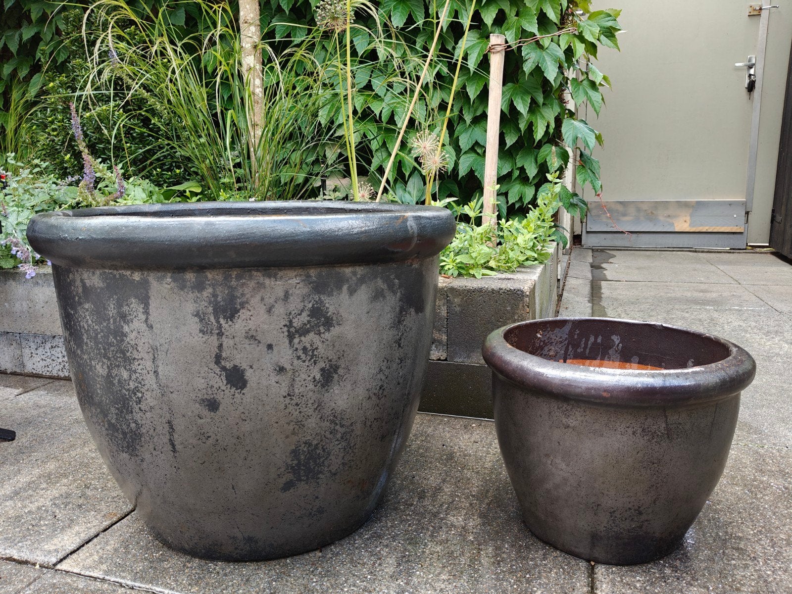 Grote en kleine bloempot, donkergrijs/zwart, Tuin en Terras, Ophalen, Rond, Kunststof
