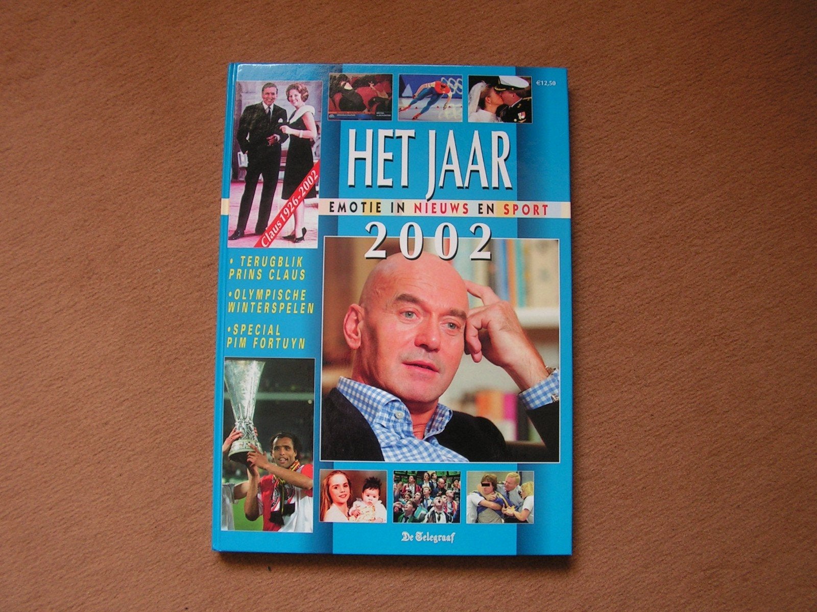 BOEK  "HET JAAR 2002", Cd's en Dvd's, Ophalen of Verzenden, Zo goed als nieuw, Overige formaten