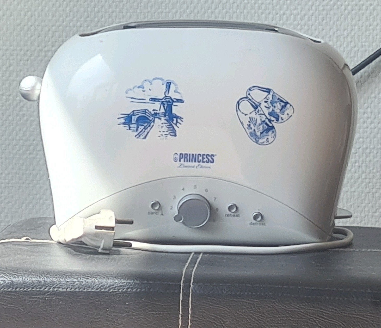Princess 141000 broodrooster uit de "Dutch Design Limited Ed, Ophalen