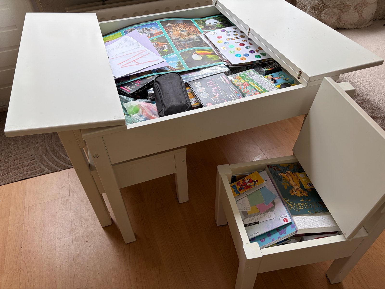 Witte kinder speeltafel met stoel en opbergruimte, Ophalen, Gebruikt, Tafel(s) en Stoel(en)