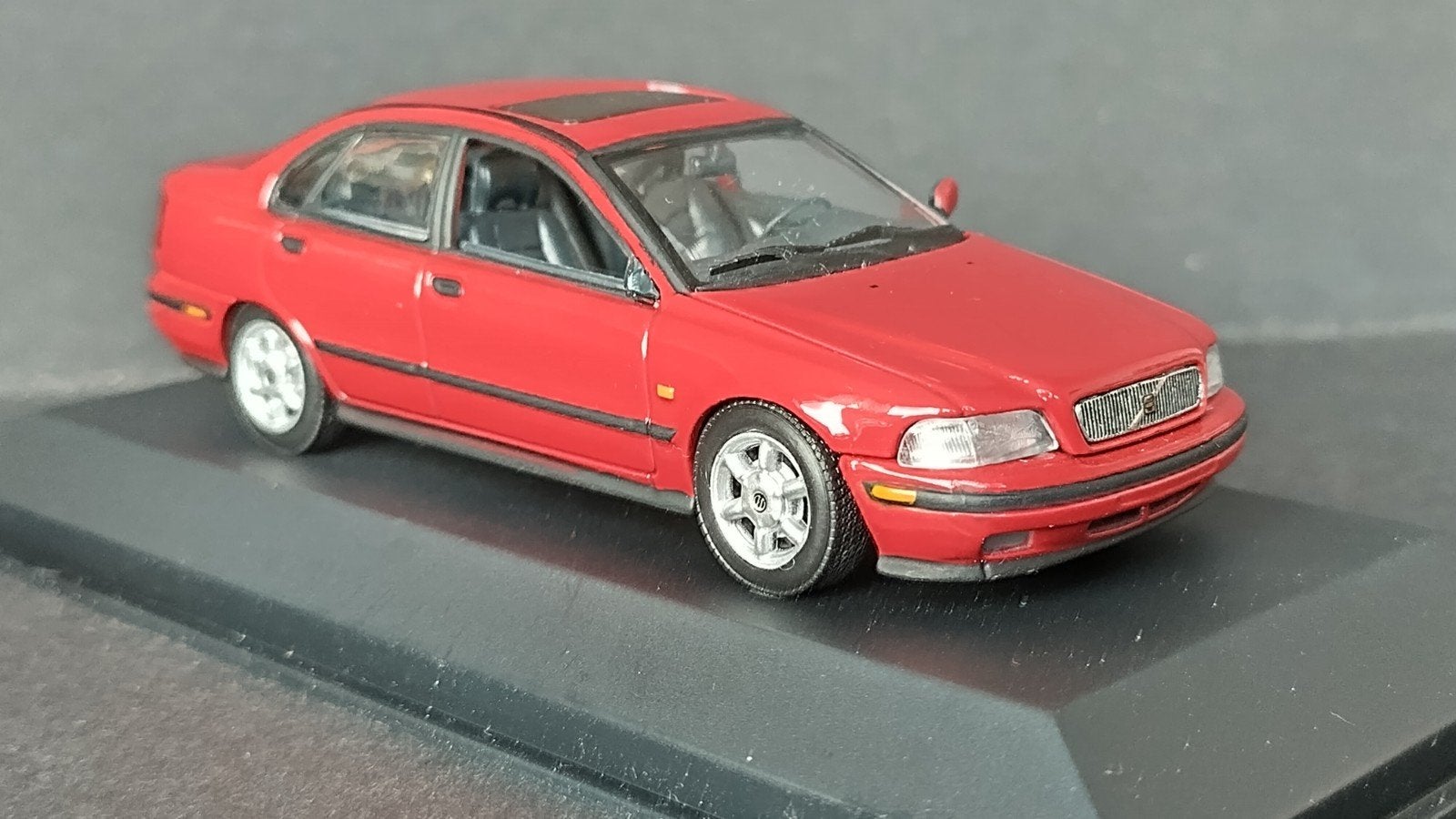 Volvo S40 1:43 Minichamps Pol, Hobby en Vrije tijd, Modelauto's | 1:43, Auto, Verzenden, ., Zo goed als nieuw