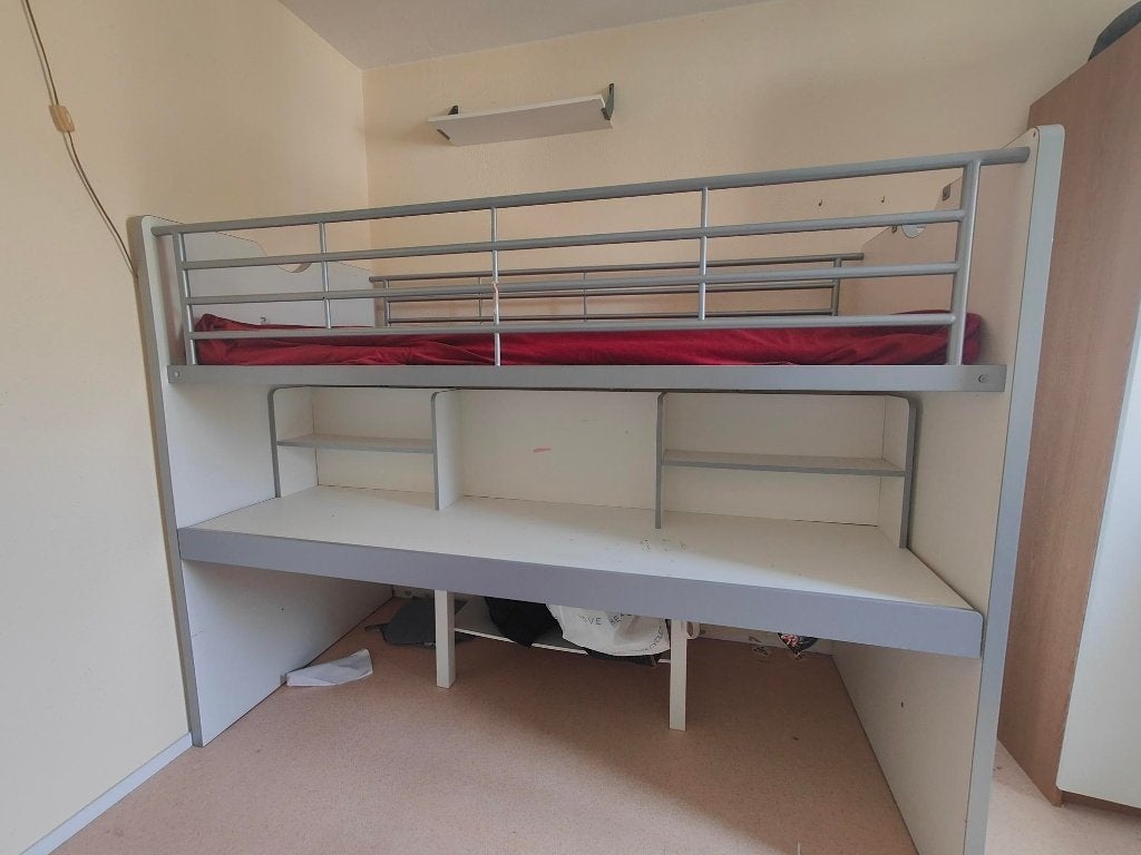 Houten stapelbed 90x200 cm met bureau en opbergplanken, Gebruikt, 90 cm, Eenpersoons, Ophalen of Verzenden