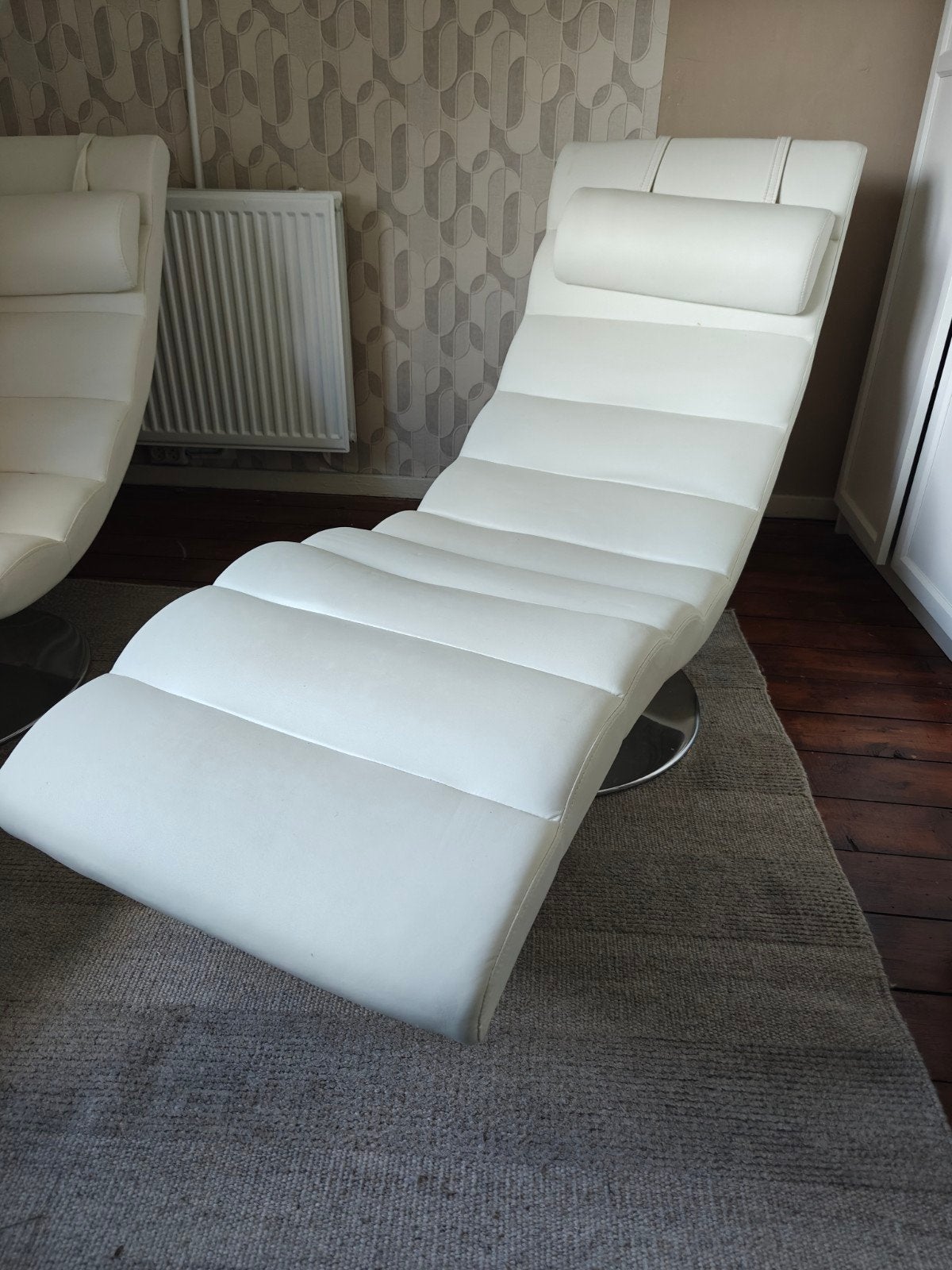 Luxe Witte Ligstoel - Comfortabel en Stijlvol, Huis en Inrichting, Stoelen, Ophalen, Gebruikt, Modern, Lounge, Wit