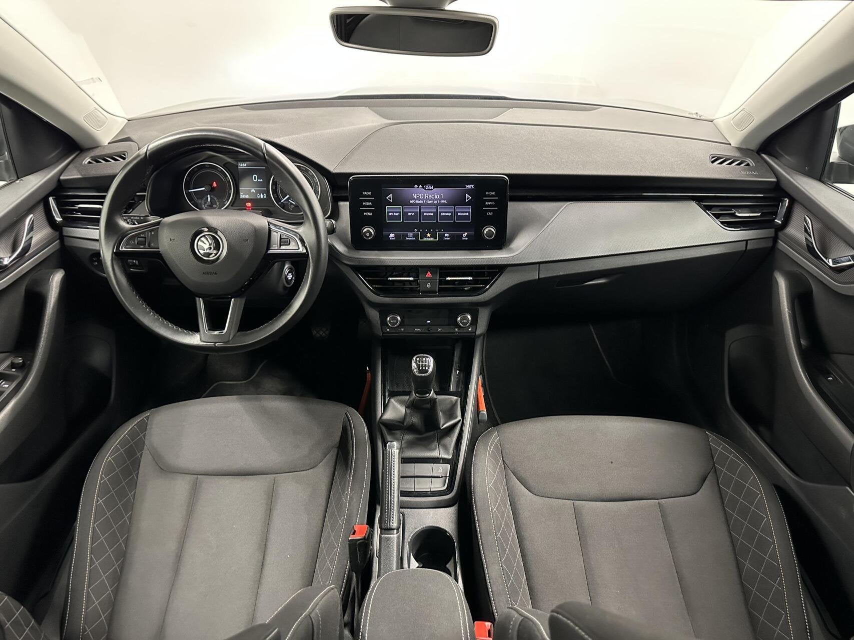 Skoda Scala 1.0 TSI Style CARPLAY NAVI CRUISE LM ECC STOELVE, Voorwielaandrijving, Gebruikt, Euro 6, Met garantie (alle)