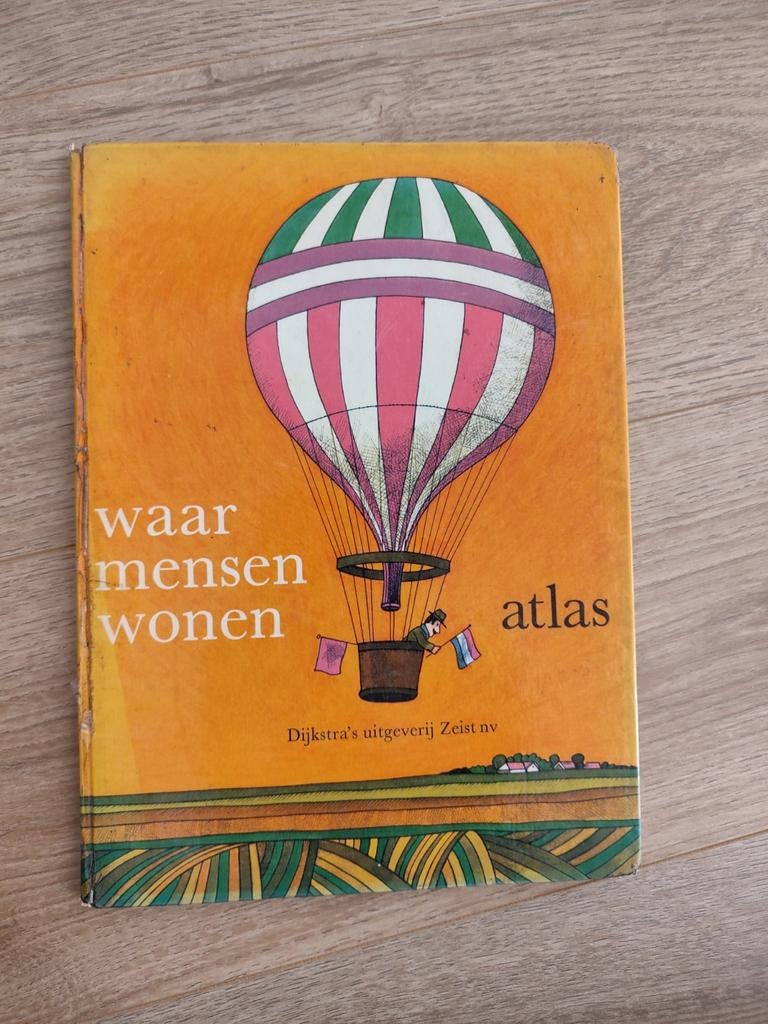Waar mensen wonen atlas 1971, Gelezen, Overige atlassen, Ophalen of Verzenden, 1800 tot 2000