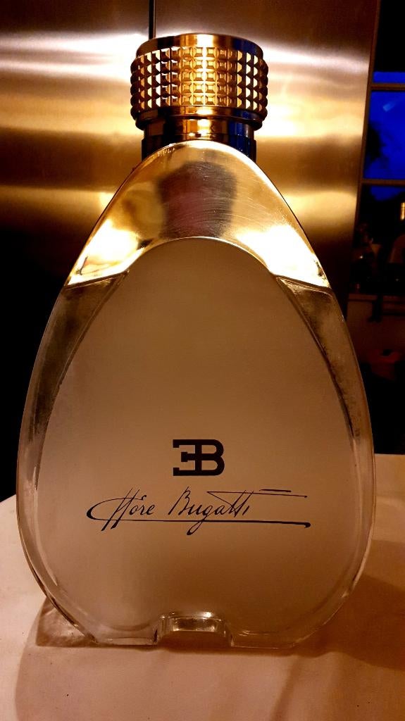 Unieke Parfum Fles Heel Zeldzaam Gigantische Bugatti-parfum, Sieraden, Tassen en Uiterlijk, Uiterlijk | Parfum, Zo goed als nieuw