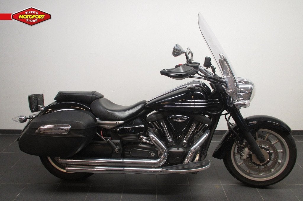 Yamaha XV 1900 A (bj 2016), Motoren, Motoren | Yamaha, Koolhovenlaan 101
1119 NC  Schiphol-Rijk, NL, Klantenservice@yamaha-motor.nl