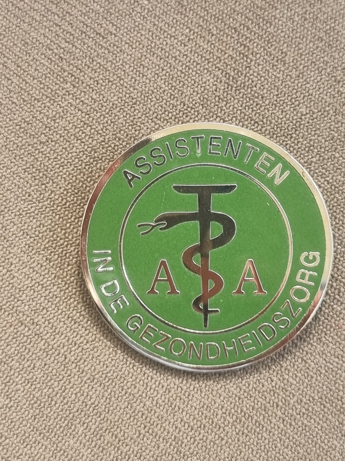 Speld Apothekers Assistent  (Delta), Ophalen of Verzenden, Landmacht, Nederland, Embleem of Badge