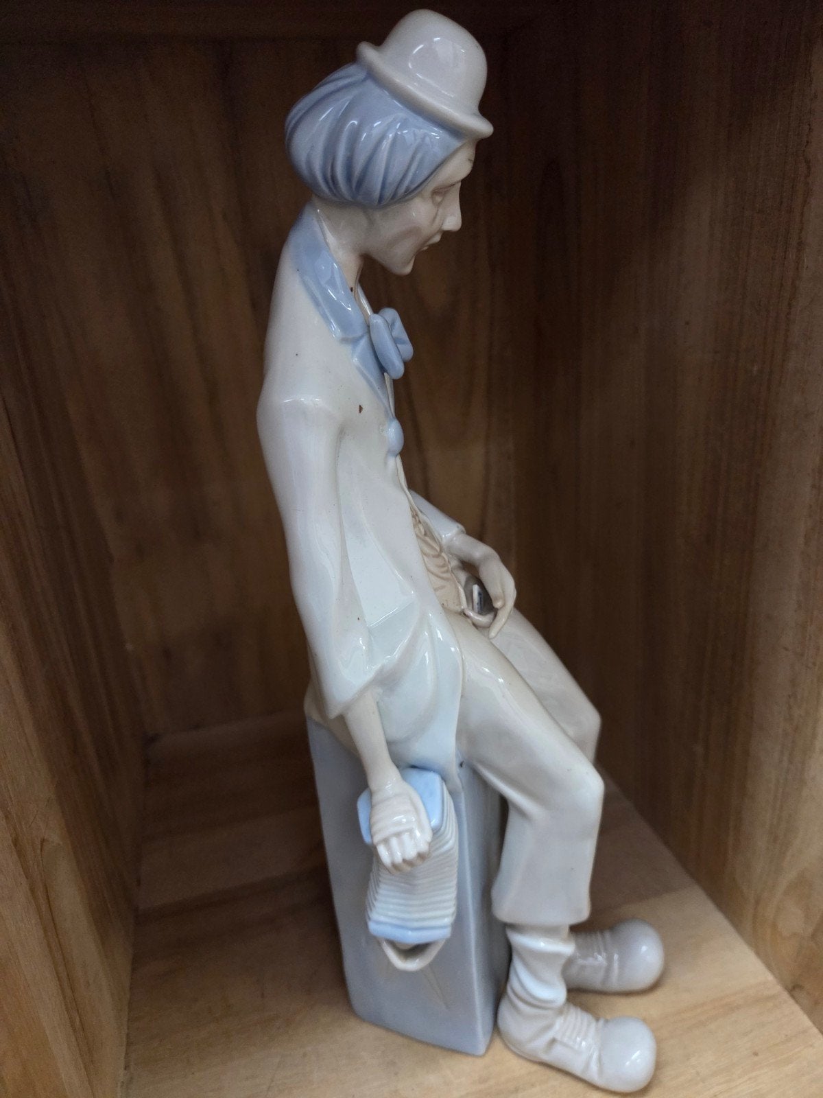 Vintage Porseleinen Droevige Clown Beeldje, Ophalen of Verzenden
