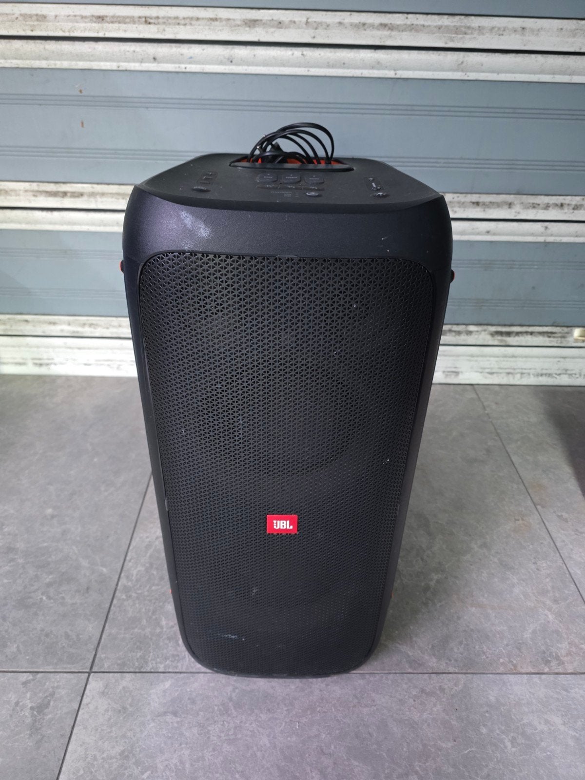 JBL Partybox 310 - Laadt niet meer op, Audio, Tv en Foto, Luidsprekers, JBL, Party speaker, Ophalen of Verzenden, Niet werkend