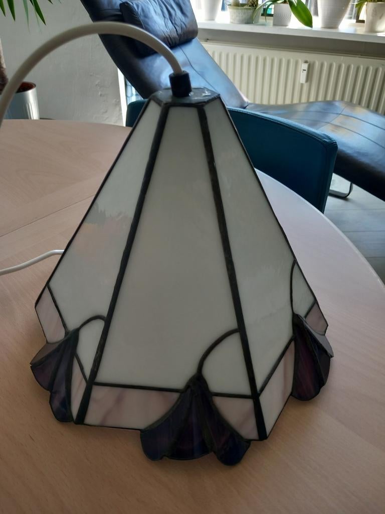 Tiffany hanglamp bordeauxrood, rose en wit, doorsnee 28 cm ., Ophalen, Gebruikt, Minder dan 50 cm, Tiffany