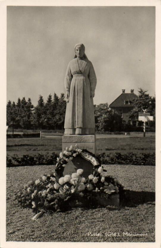 Putten [Gld.], Monument - wegwijzer - 1956 gelopen, Verzamelen, Ansichtkaarten | Nederland, Gelopen, Gelderland, Voor 1920, Ophalen of Verzenden