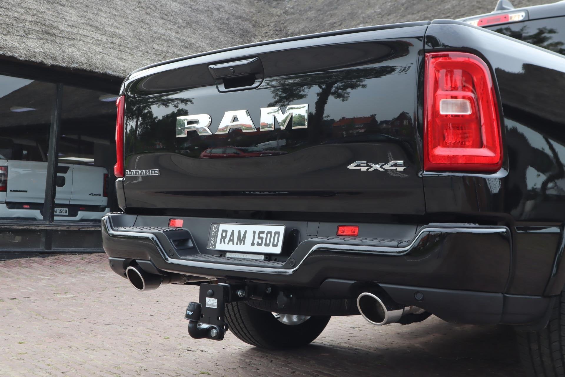 Dodge Ram 1500 2025 3.0L HURRICANE LARAMIE SPORT | BPM VRIJ, Auto's, Automaat, Zwart, 2993 cc, Zwart