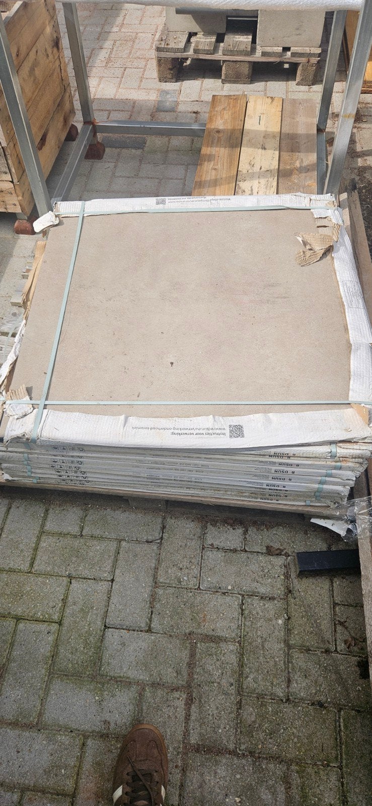 te koop restpartij  keramische tegels Nieuw!!, Ophalen, Nieuw, Keramiek, Terrastegels