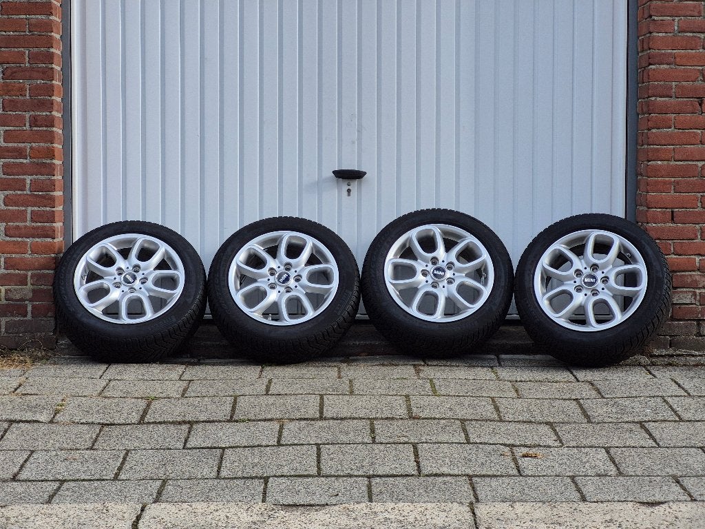 Winterwielset MINI F56 F55 F57 16 inch, Auto-onderdelen, Ophalen, Gebruikt, 16 inch, Banden en Velgen