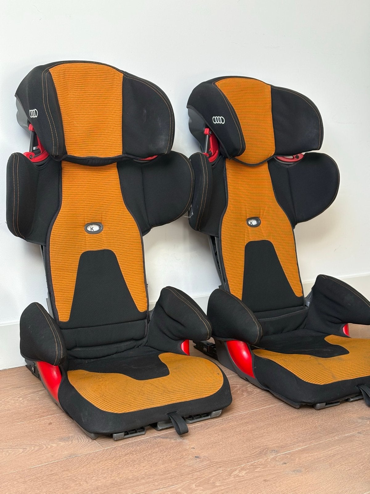 Audi kinderstoelen met Isofix - Oranje/Zwart - prijs per set, Gebruikt, 15 t/m 36 kg, Zijbescherming, Isofix