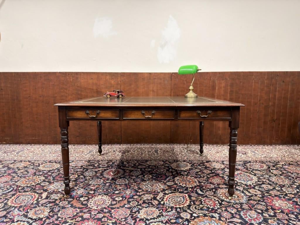 Antiek Engelse Chesterfield Schrijftafel Bureau Partnerdesk, Antiek en Kunst, Ophalen