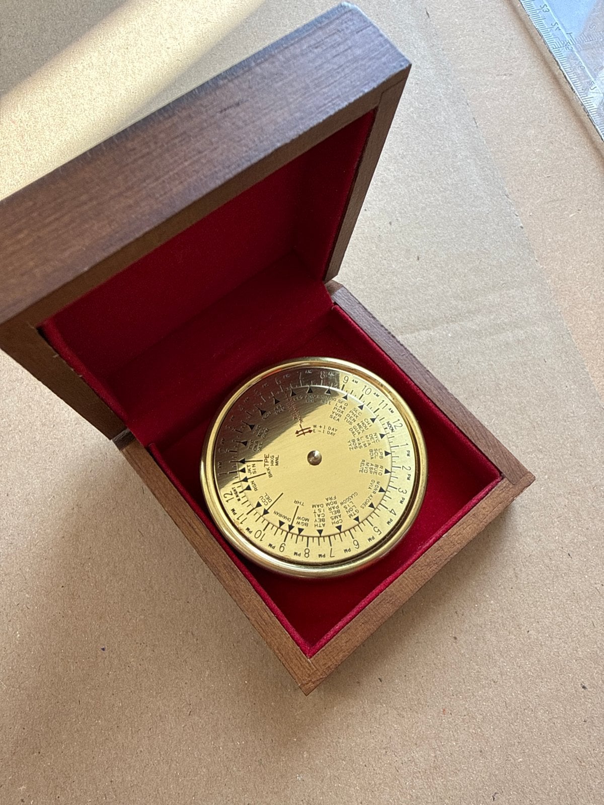 Vintage Koperen Wereld Tijdzone Calculator in Houten Box, Ophalen of Verzenden