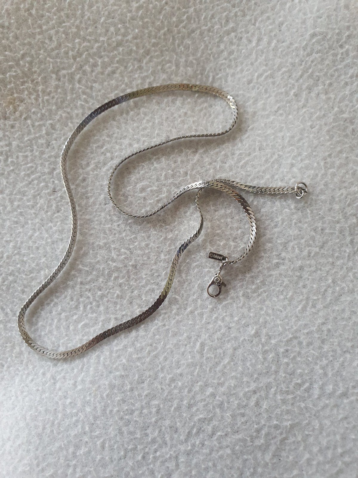 Monet zilverkleurig unisex ketting 45 cm visgraat uitvoering, Sieraden, Tassen en Uiterlijk, Ophalen of Verzenden, Gebruikt, Overige materialen