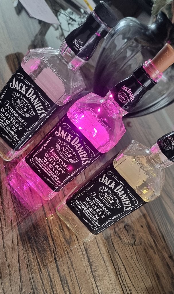 3 flessen Jack Daniels met 2 verlichting, Ophalen, Gebruikt