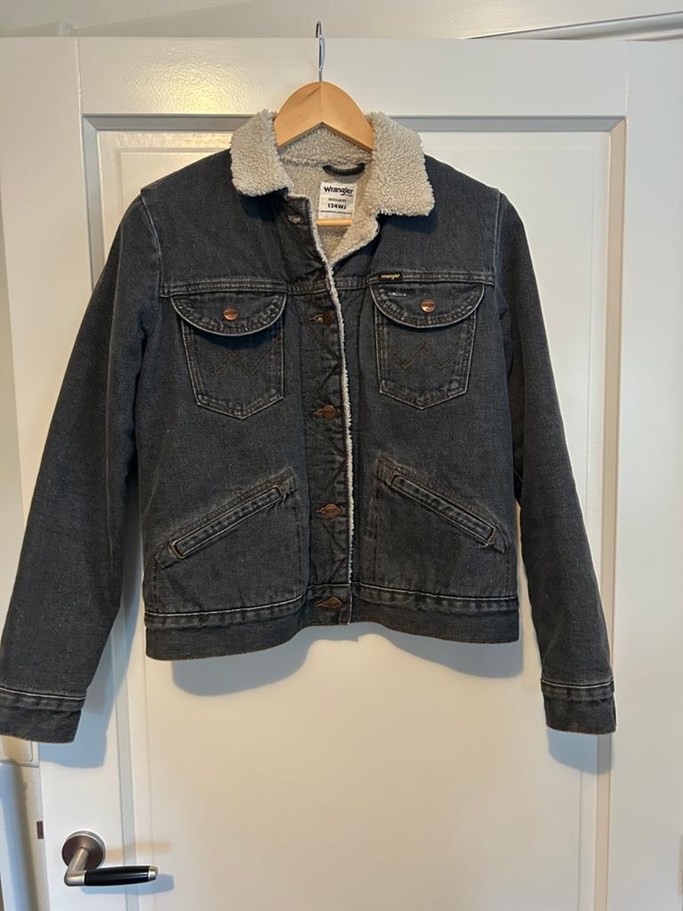 Wrangler spijkerjas met teddy voering - Maat XS, Ophalen of Verzenden, Zo goed als nieuw, Maat 36 (S), Grijs