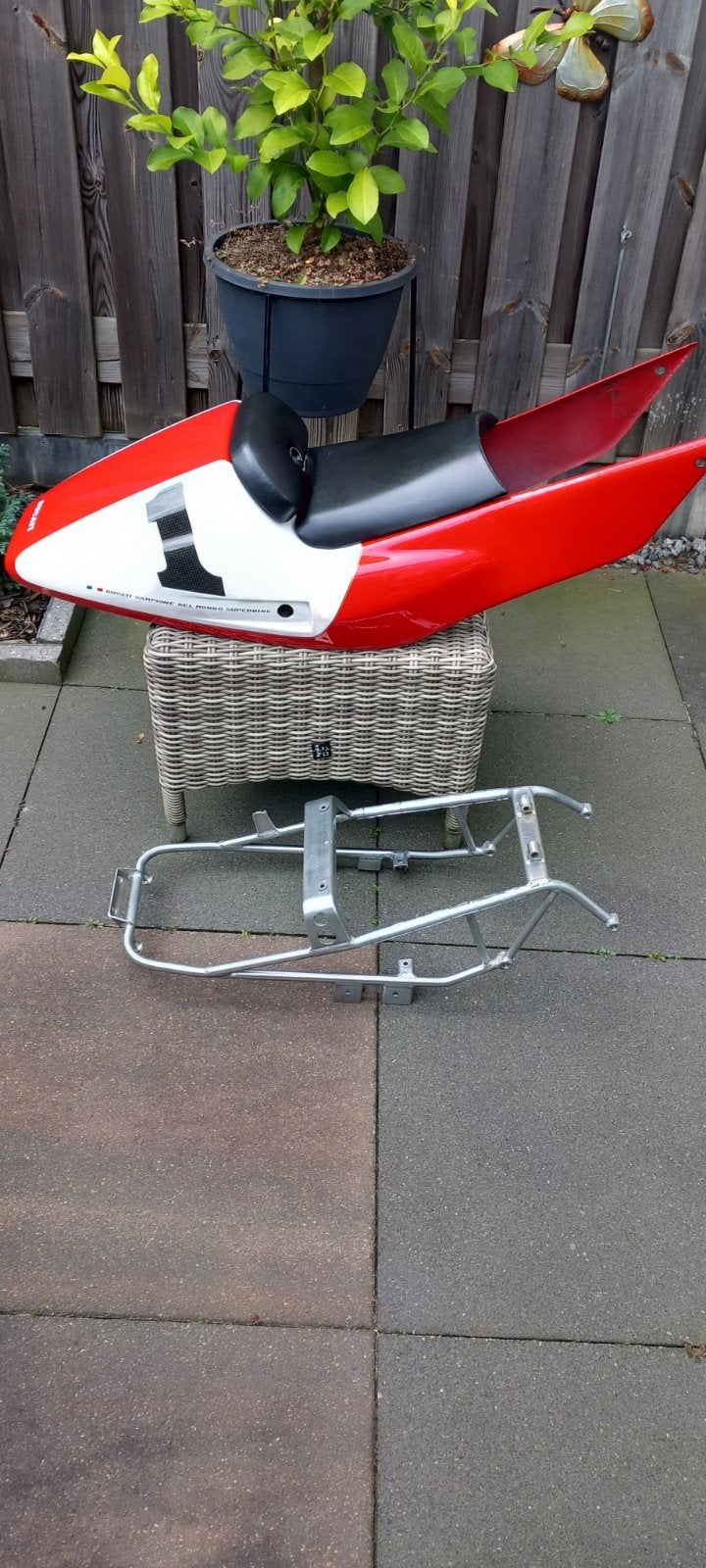 Ducati 888 str/race mono seat + alu.frame, Ophalen of Verzenden
