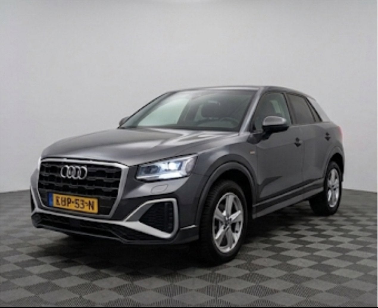 Audi Q2 35 Tfsi S-Line 150pk S Tronic MMİ Navi/Stoelverwarm., 4 cilinders, Leder en Stof, 690 kg, Particulier