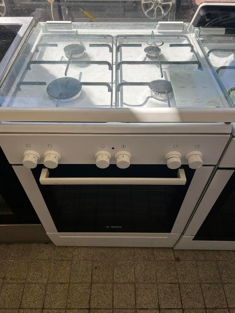 Goed werkende bosch gasfornuis,grill, 60cm, Ophalen, Gebruikt, Grill, 4 kookzones