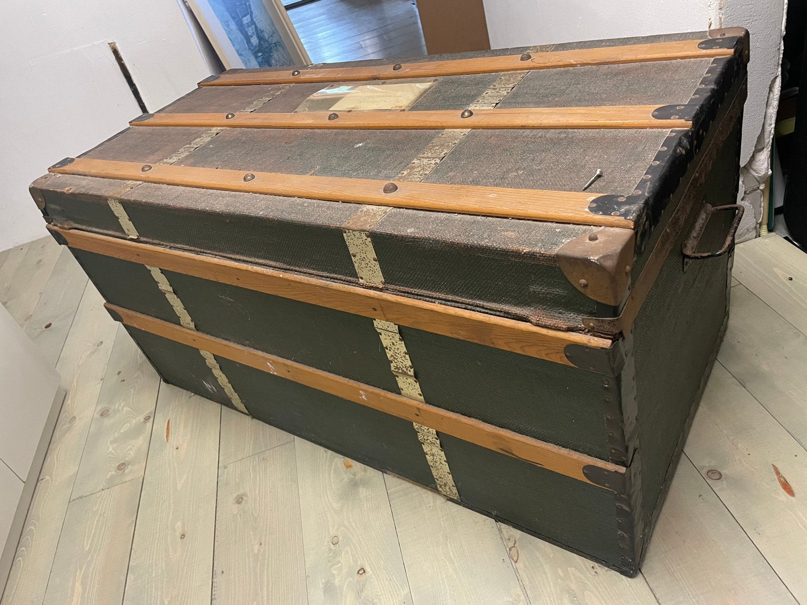 Oude antieke houten hutkoffer 1957, Ophalen, Gebruikt
