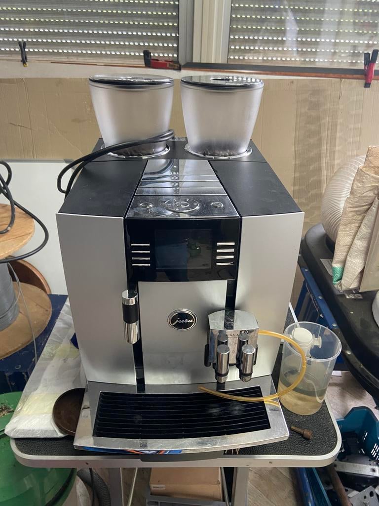 Jura giga x7c, Witgoed en Apparatuur, Koffiezetapparaten, Ophalen, 10 kopjes of meer, Koffiebonen, Koffiemachine