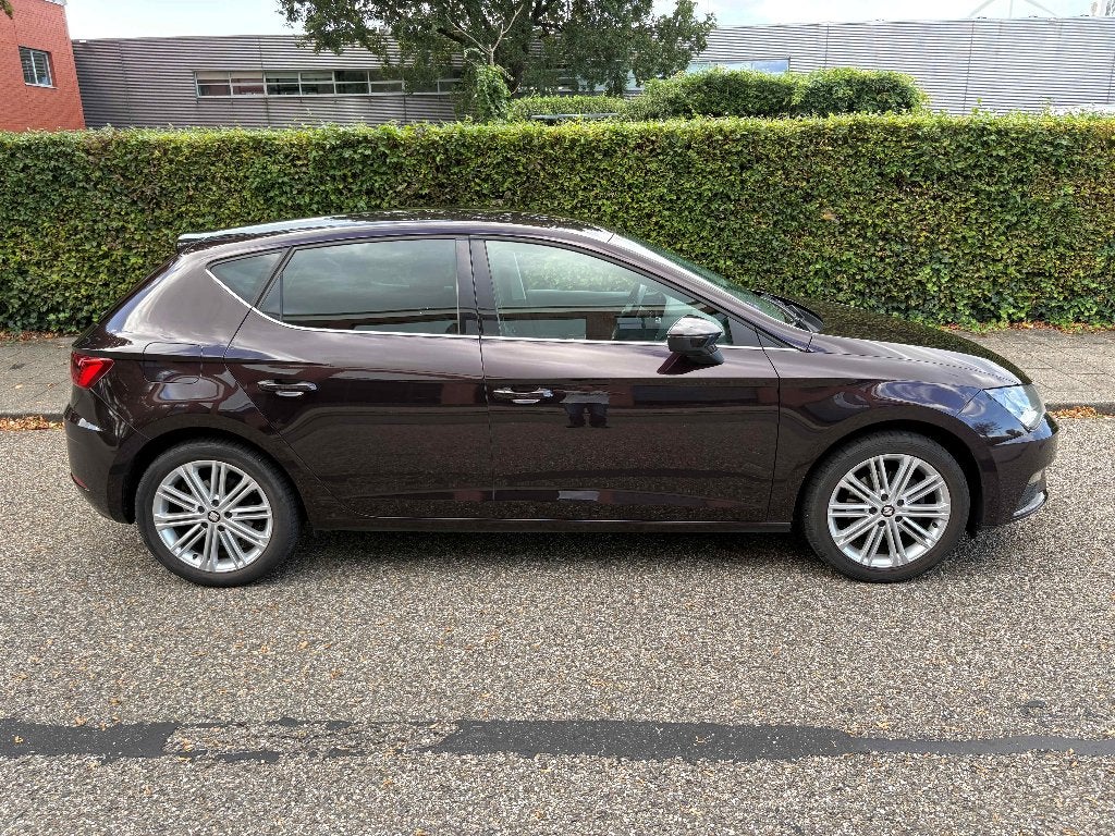 Seat Leon 1.5 TSI Xcellence 2019 beurt nieuw + set wint band, Auto's, Voorwielaandrijving, Dealer onderhouden, Leon, Lane Keeping Assist
