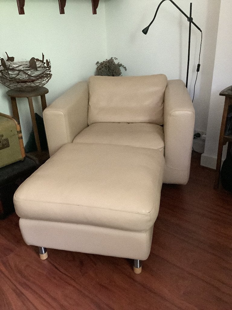 Leren fauteuil met voetenbank - Crème, Ophalen, Zo goed als nieuw, 75 tot 100 cm, Modern