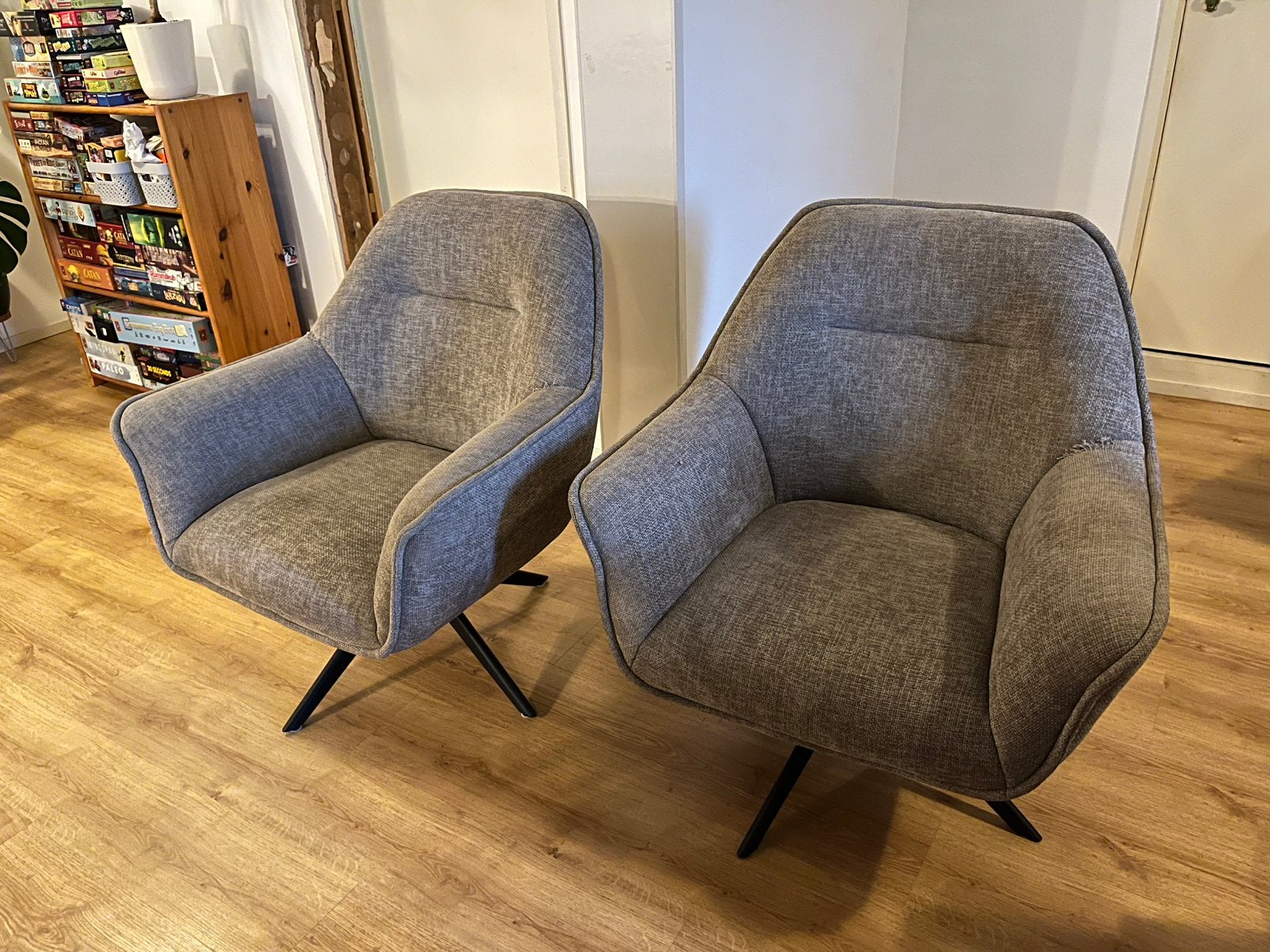 Twee comfortabele draaistoelen, Huis en Inrichting, Gebruikt, 75 tot 100 cm, Ophalen of Verzenden, Stof