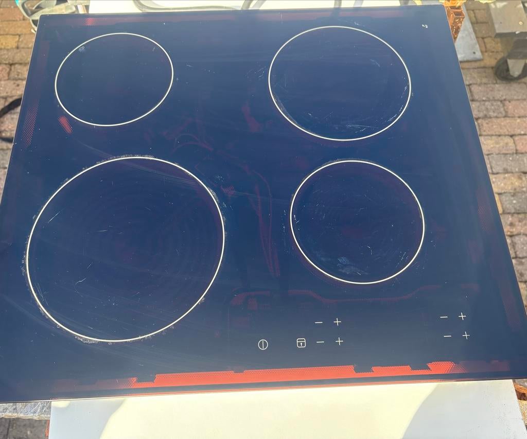 IKEA BARMHÄRTIG Keramische Kookplaat - 4 Zones, Witgoed en Apparatuur, Kookplaten, Ophalen, Gebruikt, Keramisch, 4 kookzones