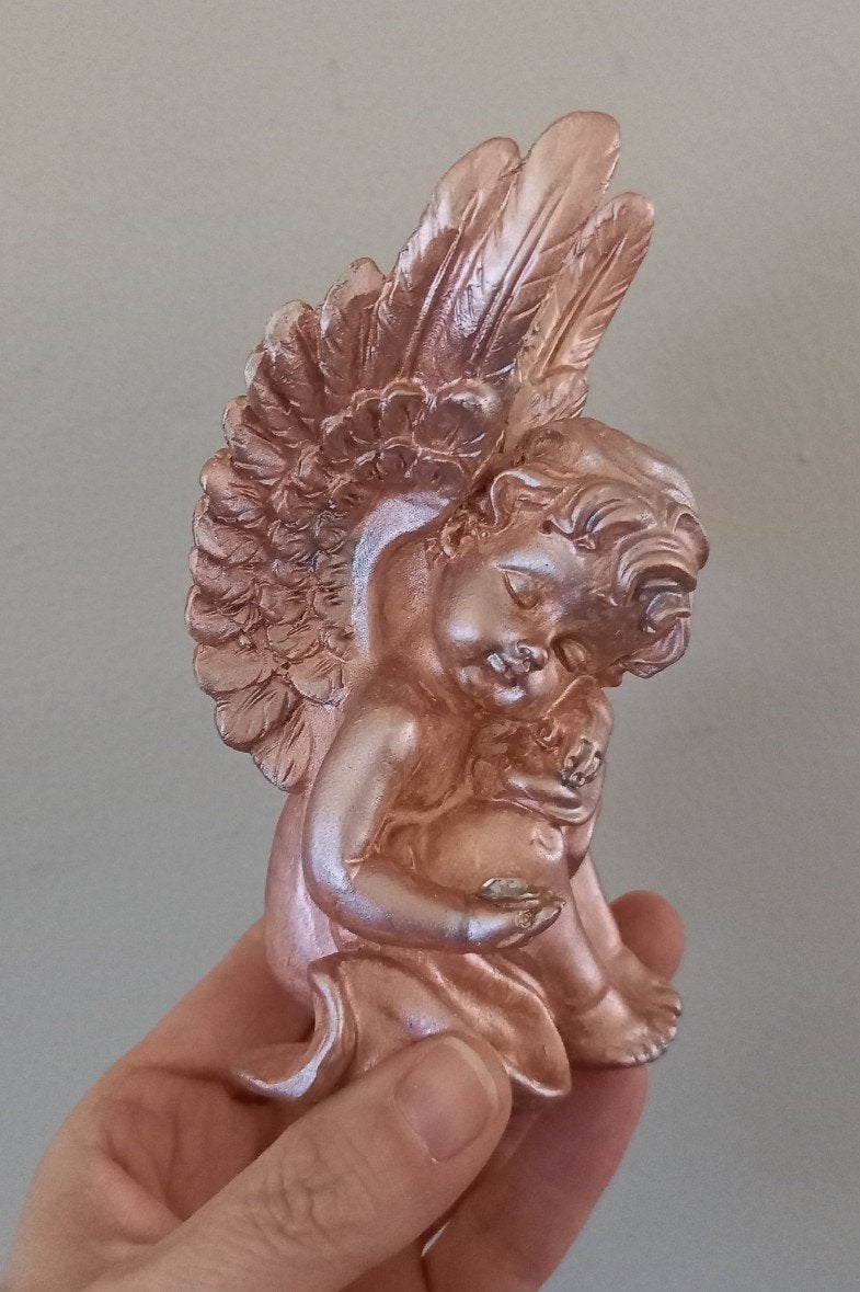 Schattig engel beeldje - Roze/koperkleurig, Verzamelen, Beelden en Beeldjes, Ophalen of Verzenden, Gebruikt, Religie