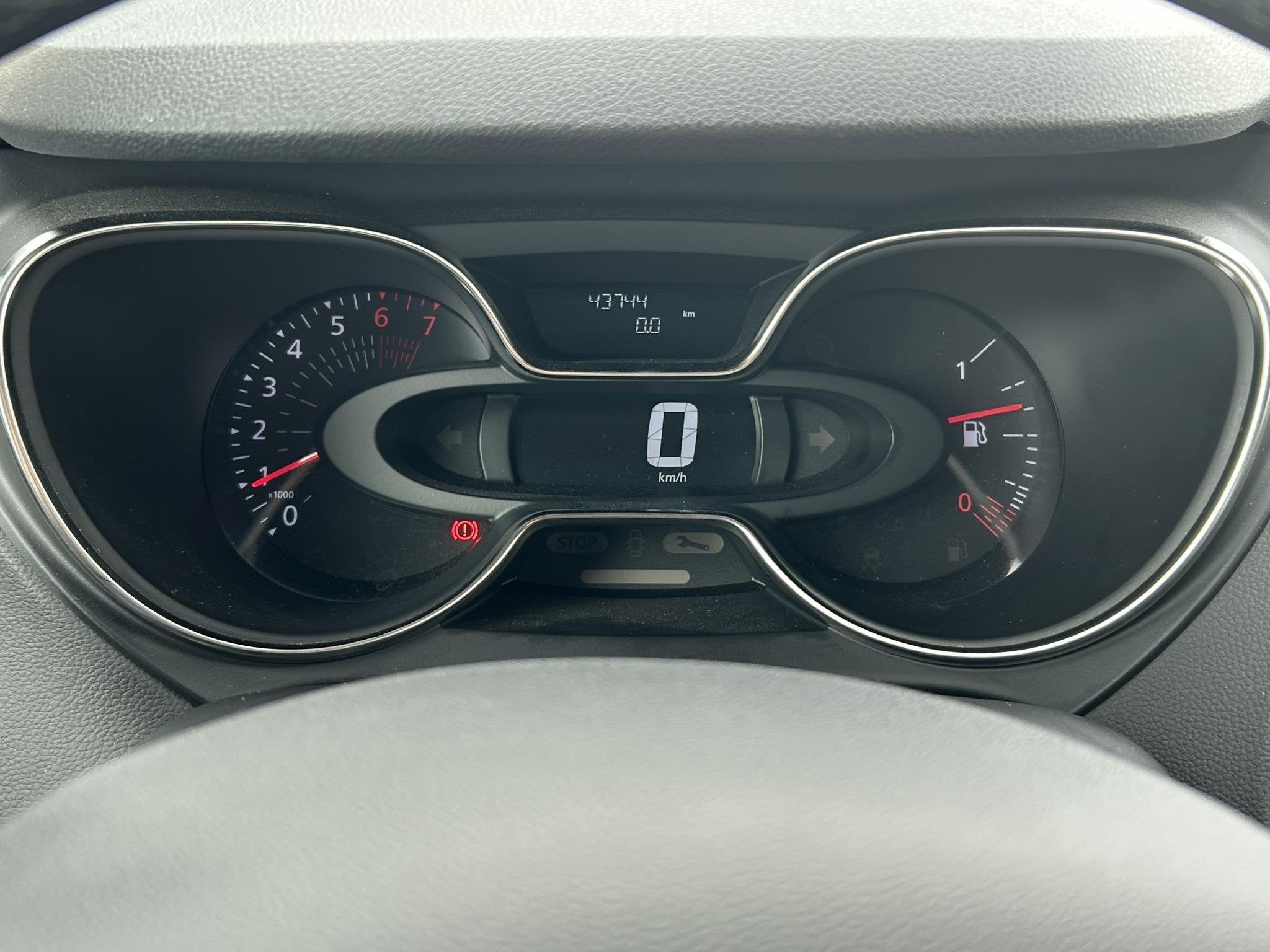 Renault Captur 1.3 TCe Intens (Hoge Instap) | Navigatie | Ca, Stof, Gebruikt, 4 cilinders, Met garantie (alle)