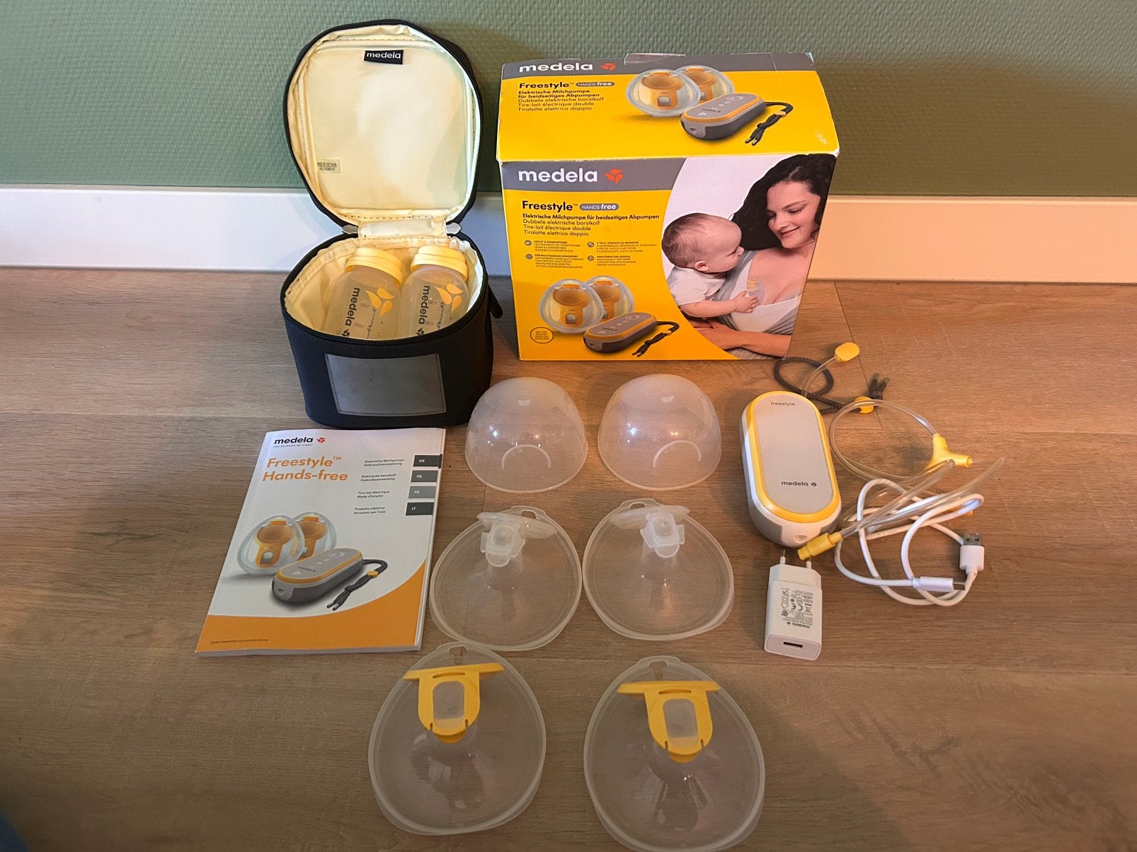 Medela HANDSFREE freestyle dubbele borstkolf, Ophalen of Verzenden, Zo goed als nieuw, Borstkolf