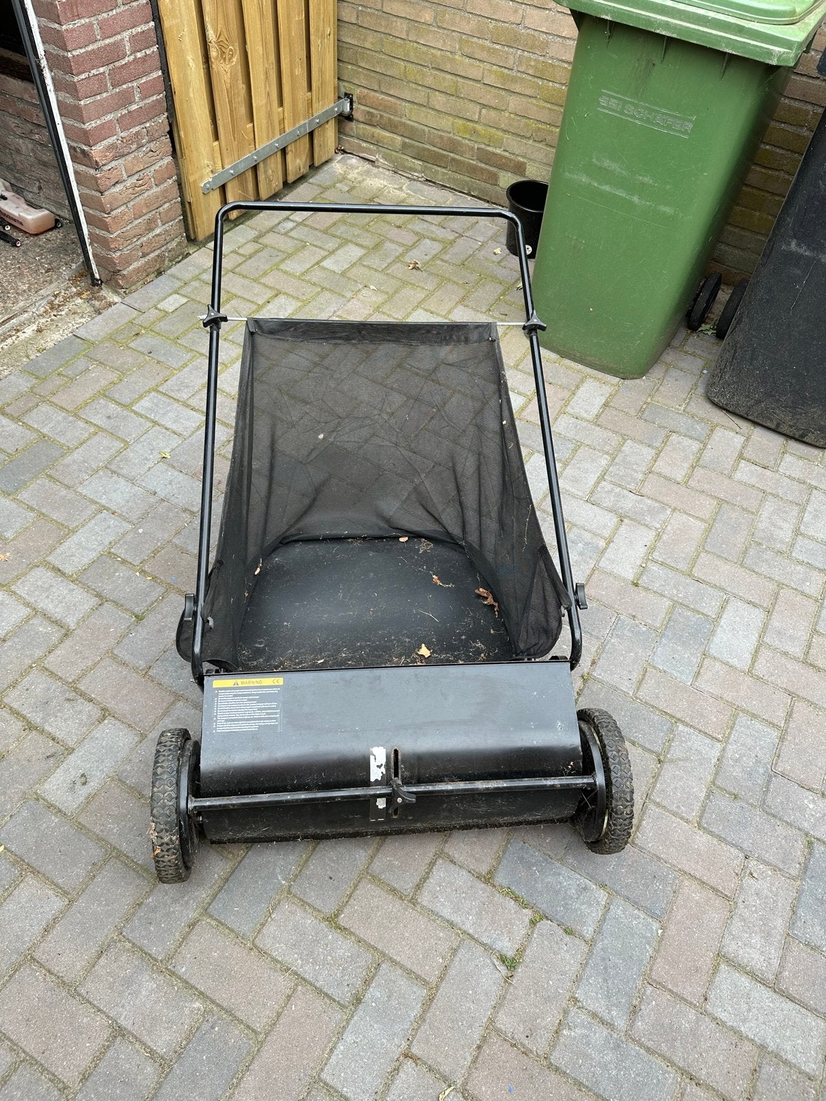 VEVOR Bladhark en Gras Collector 26 inch, Ophalen, Cirkelmaaier, Gebruikt, Handgrasmaaier