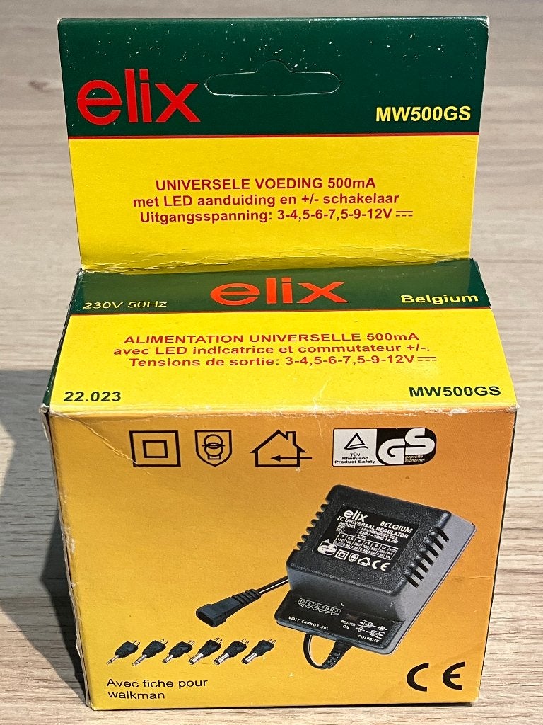 NIEUW : Oplader / Regelbare Voeding 3 - 12 Volt - 33% !, Ophalen of Verzenden, Nieuw