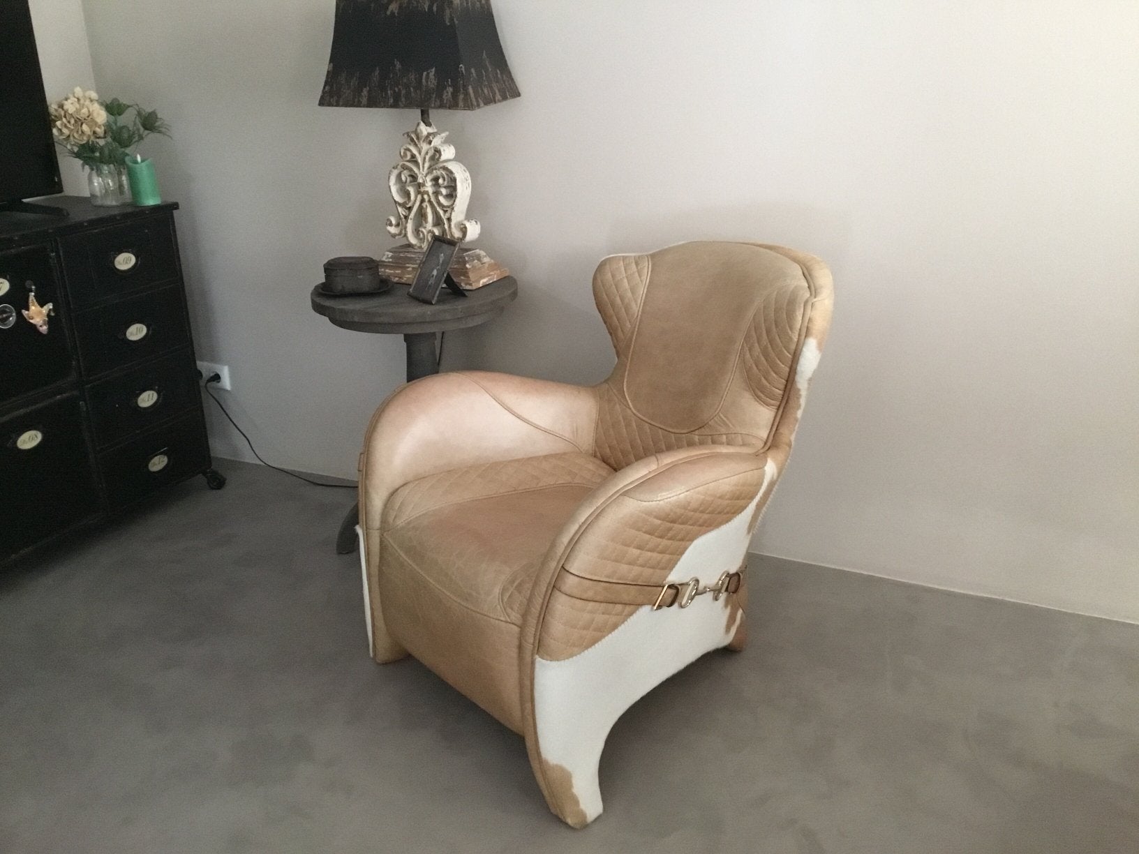 Aparte leren fauteuil vv koeienhuid, Ophalen, Zo goed als nieuw, 50 tot 75 cm