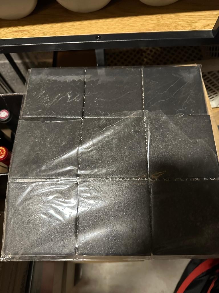 24x Kleine mat zwarte wandtegels (9.5x9.5 cm), Nieuw, Minder dan 20 cm, Minder dan 5 m², Wandtegels