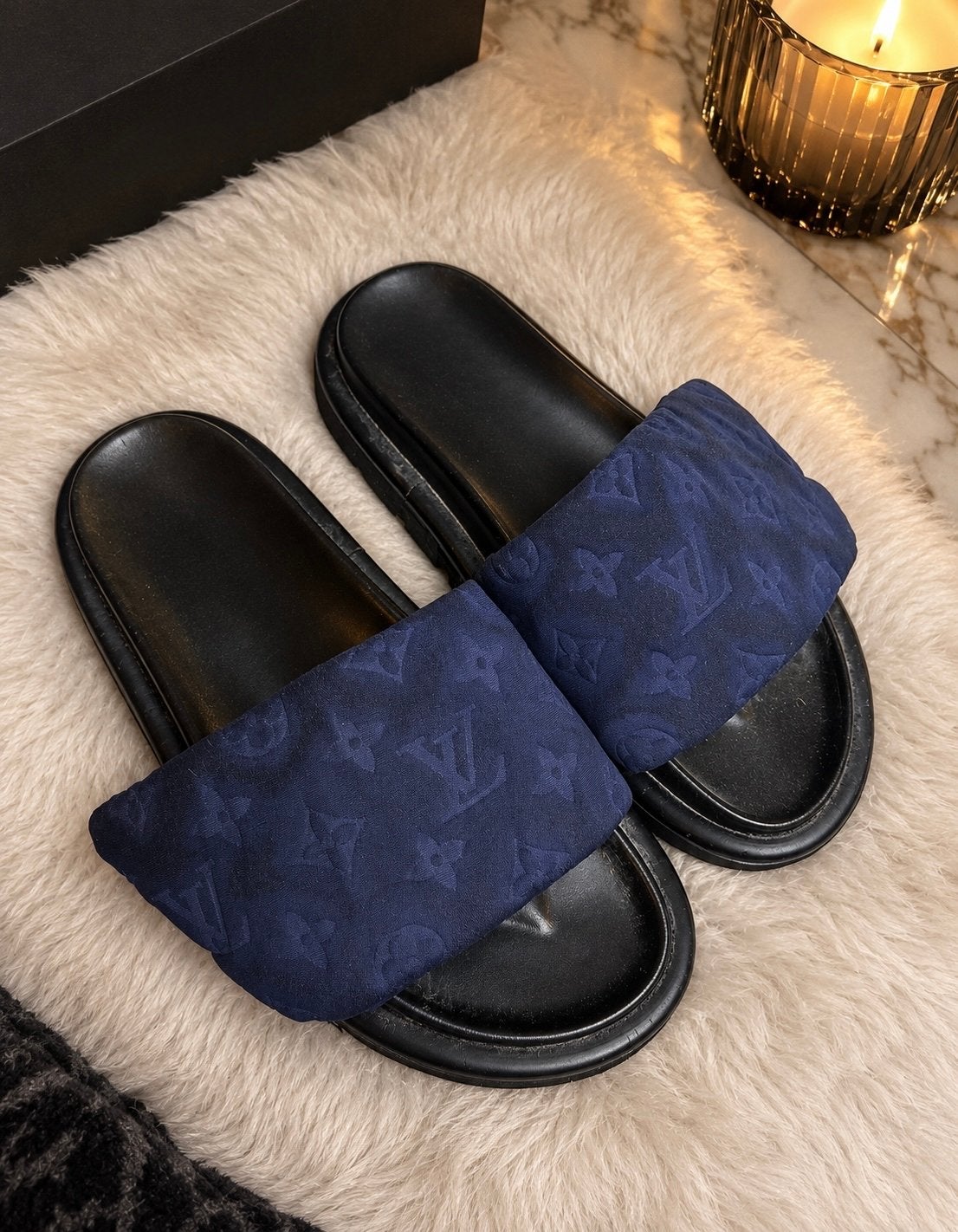 Blauwe slippers maat 37, Kleding | Dames, Ophalen of Verzenden, Gedragen, Blauw, Slippers