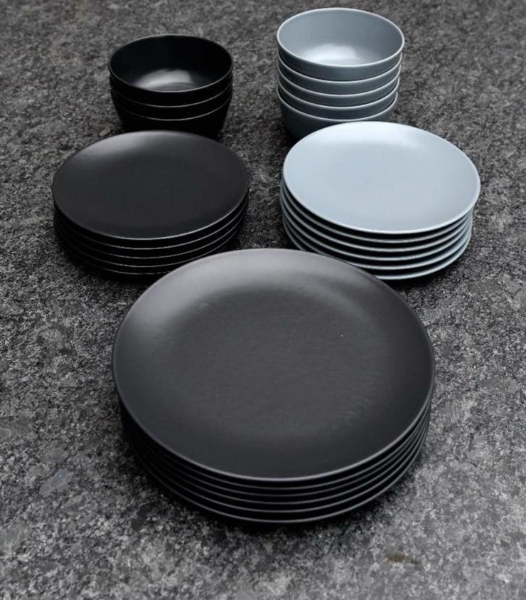 Ikea servies donkergrijs zwart borden en schaaltjes, Ophalen of Verzenden, Zo goed als nieuw, Bord(en), Overige stijlen