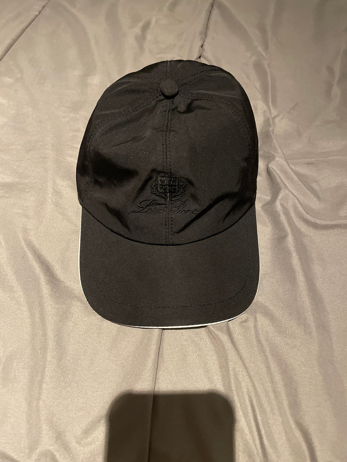 Zwarte loro piana pet nieuw zonder prijs kaartje, Kleding | Dames, Ophalen, Nieuw, 55 cm (S, 6⅞ inch) of minder, Pet