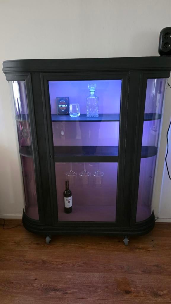 Antieke barkast vitrinekast gebogen glas LED op wielen, Ophalen, 100 tot 150 cm, ., Glas