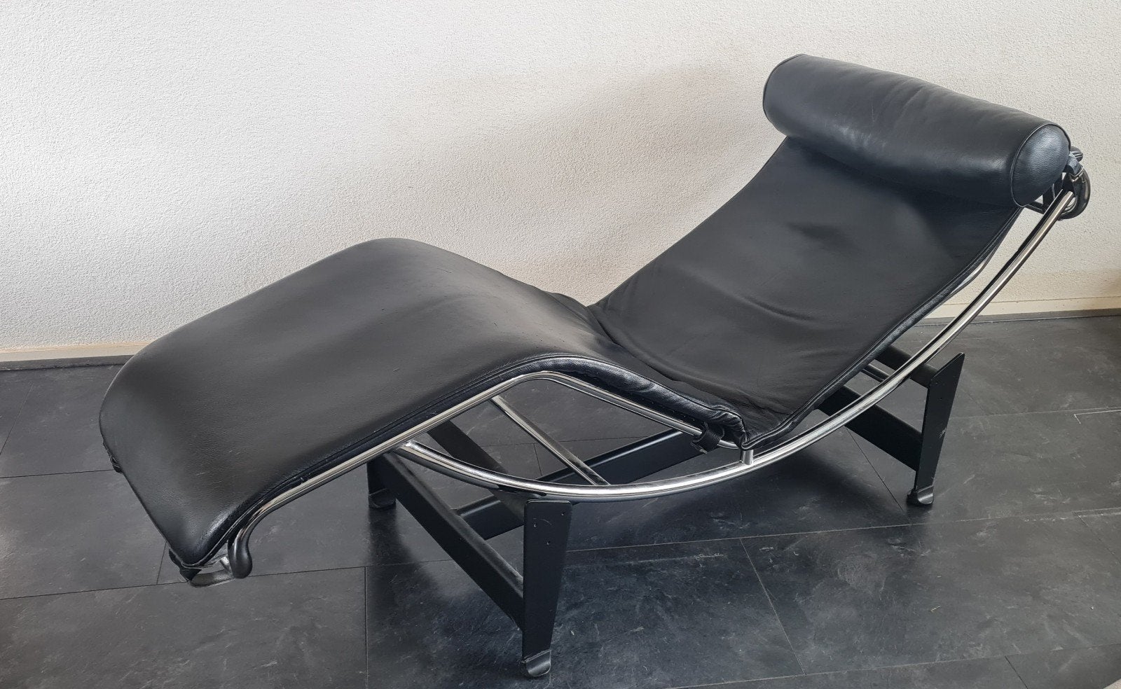 Prachtige Vintage fauteuil stoel Le Corbusier LC4, Ophalen, Minder dan 50 cm, Gebruikt, Minder dan 75 cm