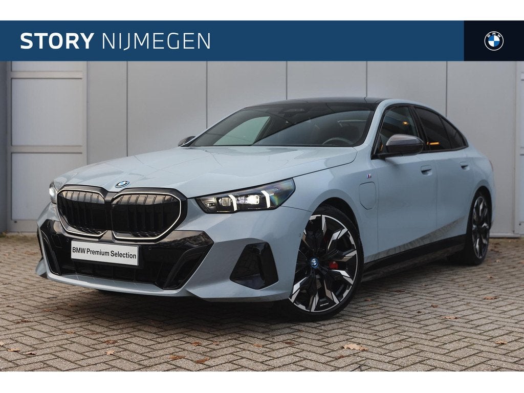 BMW 5 Serie 550e xDrive M Sport Automaat / Panoramadak / Ada, 12 maanden, Gebruikt, Zwart, Bedrijf