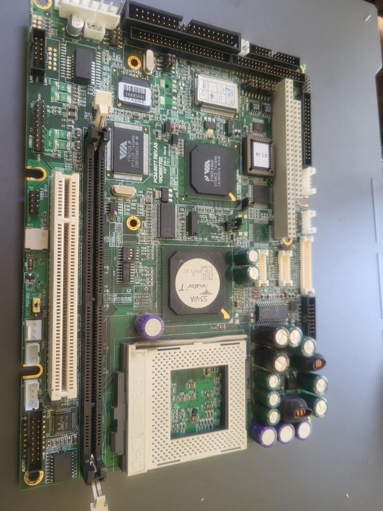 Vintage Moederbord - PCChips M748MRT (Socket 370), Socket 370, Gebruikt, Overige soorten, Ophalen of Verzenden