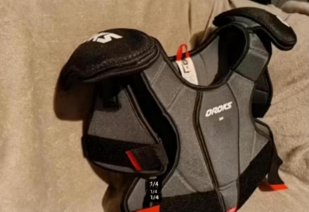 Ijshockey shoulderpads nieuw maat s schouder en borst, Sport en Fitness, IJshockey, Nieuw, Ophalen of Verzenden, Bescherming